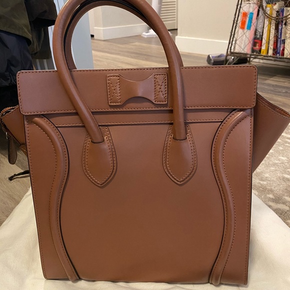 Excellent Condition: Celine Luggage Tote Cognac. Retails $3,350. - Picture 2 of 4